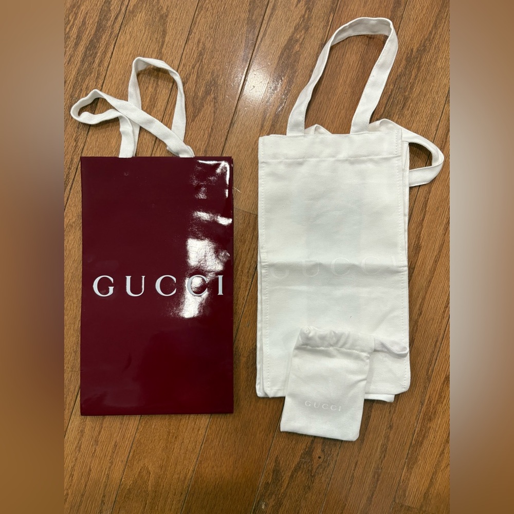 Shopping bag with dust bag